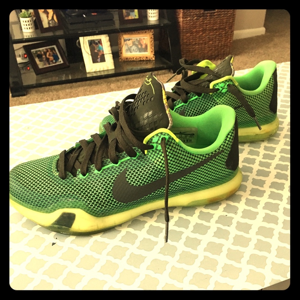 Men’s Kobe’s.